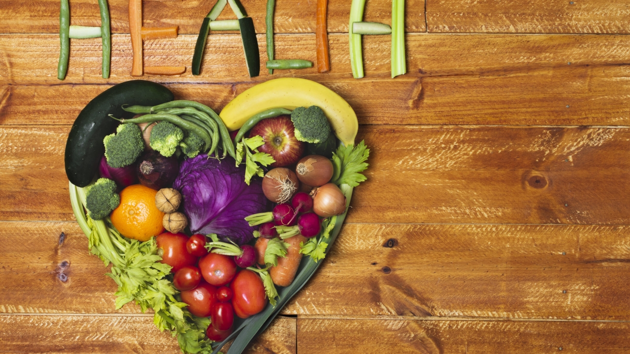 flat-lay-heart-shaped-vegetable-arrangement