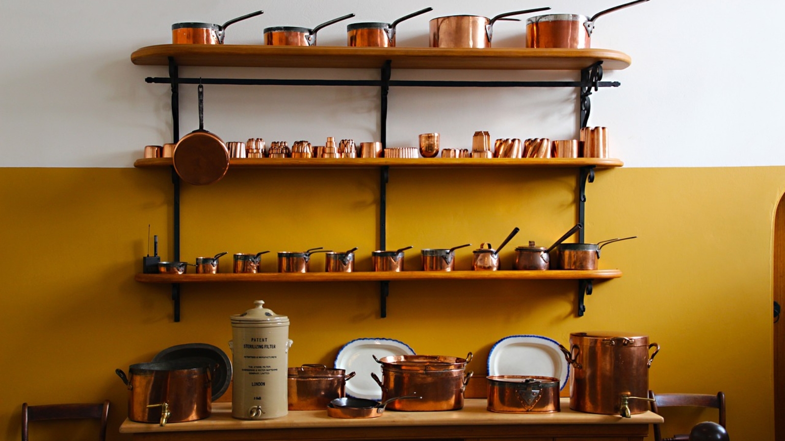 saucepans, copper, kitchen-2912191.jpg