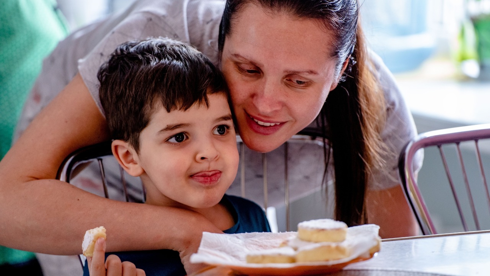 breakfast, mother, boy-6981760.jpg